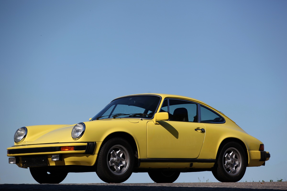 Porsche 911 (1975) - der Ur-Form verpflichtet