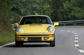 Porsche 911 (1975) - trotz Normalbenzin-Auslegung relativ sparsam