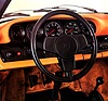 Porsche 911 (1976) - mit neu gestaltetem Lenkrad - aus einem Verkaufsprospekt