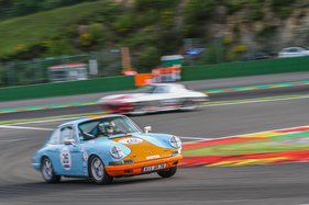 Porsche 911 2.0 (1965) an der Spa Classic 2015 in der Gruppe der Sixties' Endurance