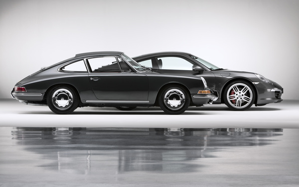 Bild: Porsche 911 2.0 Coupé (Baujahr 1964) und 911 Carrera 4S Coupé (2013) - der Porsche 911 wurde von den Lesern Auto Bild Klassik zum Sportwagen-Klassiker des Jahres 2013 gewählt