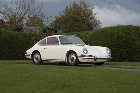 Porsche 911 2.0-Litre SWB Sunroof Coupé (1966) - offered as lot 263 at the Bonhams Les Grandes Marques du Monde au Grand Palais Paris auction on February 3, 2022