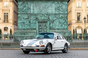 Bild Porsche 911 2.0L SWB FIA (1966) - als Lot 222 angeboten an der Bonhams Les Grandes Marques du Monde au Grand Palais Paris Versteigerung am 3. Februar 2022