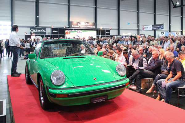 Porsche 911 2.7 Targa (1976) - als Lot 11 verteigert an der Auktion der Oldtimer Galerie anlässlich der Swiss Classic World Luzern am 25. Mai 2019