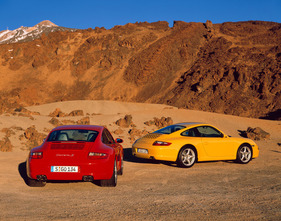 Image: Porsche 911 (2004) - The models internally designated as "997" are initially available in the 911 Carrera and 911 Carrera S variants