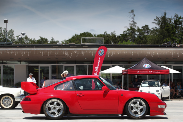 Porsche 911 (993) Carrera 3.8 Cup (1996) - als Lot 49 an der Versteigerung der Oldtimer Galerie auf dem Dolder am 16. Juni 2018