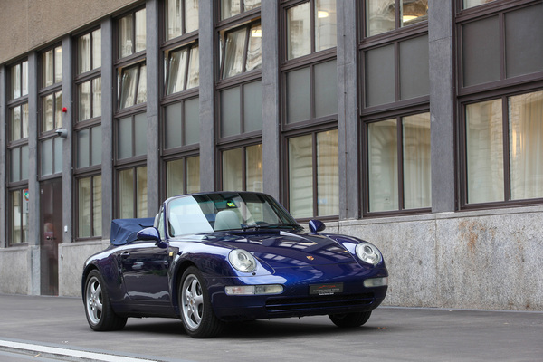 Bild: Porsche 911 (993) Carrera Cabriolet (1995) - als Lot 139 an der Versteigerung der Oldtimer Galerie in Gstaad am 29. Dezember 2025
