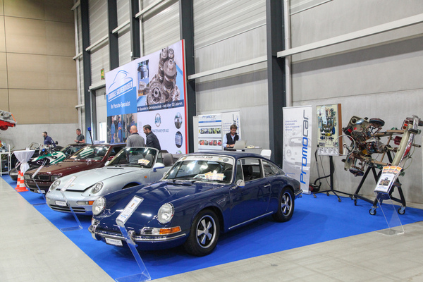 Porsche 911, 993 und Maserati auf dem Stand von PromoCar - Swiss Classic World Luzern 2021