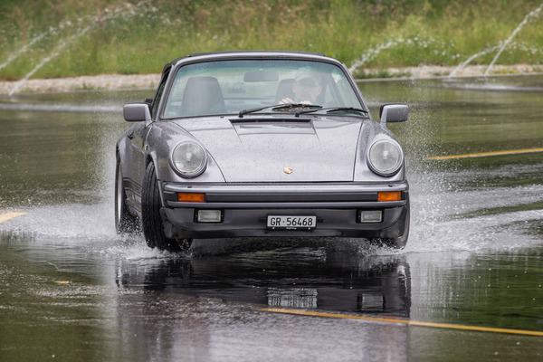 Porsche 911 Carrera (1975) – beim TCS-Fahrtraining für Oldtimer
