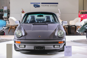 Porsche 911 Carrera (1988) - Jubiläumsmodell auf dem Stand der Touring Garage - Auto Zürich 2021 (1988)