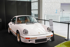 Porsche 911 Carrera 2.7 (1976) - auf dem Stand von Porsche Zürich - 38. Auto Zürich 2025