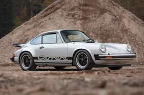 Porsche 911 Carrera 2.7 MFI Jubiläum (1975) - als Lot 157 an der RM/Sotheby's Versteigerung in Paris am 7. Februar 2018
