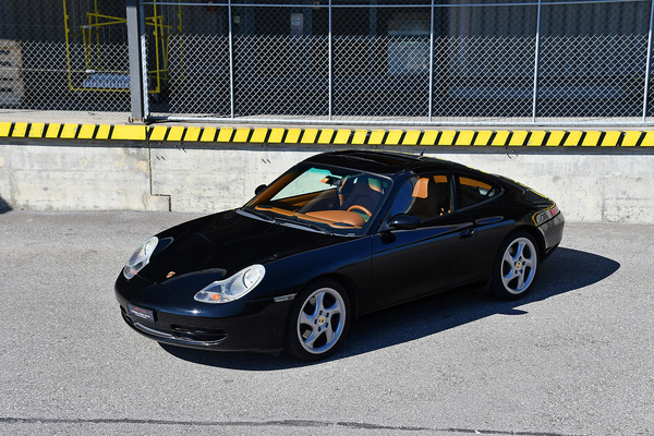 Porsche 911 Carrera 2 (996) (2000) - als Lot 28A angeboten an der Versteigerung der Oldtimer Galerie Toffen am 22. März 2025