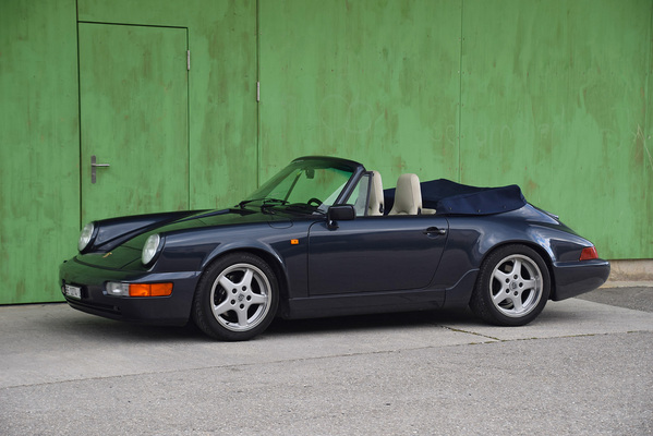 Porsche 911 Carrera 2 Cabriolet (1990) - als Lot 55 an der Versteigerung der Oldtimer Galerie Toffen am 14. Oktober 2017