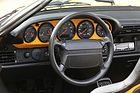 Porsche 911 Carrera 2 Speedster "Turbo Look" (1993) - fünf Rundinstrumente auf wagenfarbigem Hintergrund