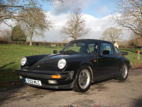 Porsche 911 Carrera 3.2-Litre Targa Sport Coupé (1988) - als Lot 074 an der Bonhams Goodwood Members Meeting Versteigerung am 18. März 2018