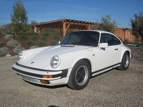 Porsche 911 Carrera 3.2 Litres Coupé (1988) - angeboten als Lot 338 an der Bonhams-Versteigerung im Grand Palais Paris am 4. Februar 2016