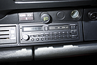 Bild: Porsche 911 Carrera 3.2 Speedster (1989) - das Blaupunkt-Kassettengerät aus der Zeit