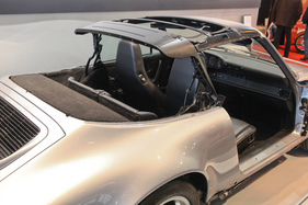 Porsche 911 Carrera 4 Cabrio 964 (1992) - als Demonstrationsmodell für die Teilelieferbarkeit bei Porsche - Rétromobile 2015 (1992)