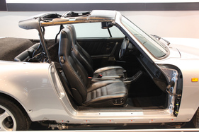 Porsche 911 Carrera 4 Cabrio 964 (1992) - als Demonstrationsmodell für die Teilelieferbarkeit bei Porsche - Rétromobile 2015