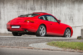 Porsche 911 Carrera Coupé (996) (1997) - als Lot 105 an der Bonhams Bonmont Versteigerung am 20. Juni 2021 Porsche 911 Carrera Coupé (996) (1997) - als Lot 105 an der Bonhams Bonmont Versteigerung am 20. Juni 2021