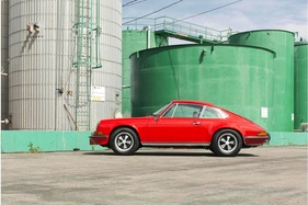 Porsche 911 Carrera RS (1973) - ausgeliefert ohne Entenbürzel, an der Bonhams Quail Lodge Auktion vom 14./15. August 2014 als Lot 238 für USD 935'000 verkauft