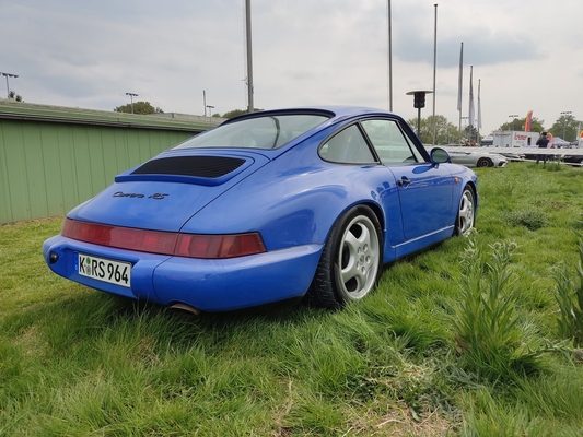 Porsche 911 Carrera RS (1991) in Maritimblau – Porsche-Treffen Dinslaken 2022