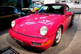 Porsche 911 Carrera RS (1992) – in der Ausstellung "Porsche Driven by Dreams"