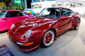 Porsche 911 Carrera RS (1996) – in der Ausstellung "Porsche Driven by Dreams"