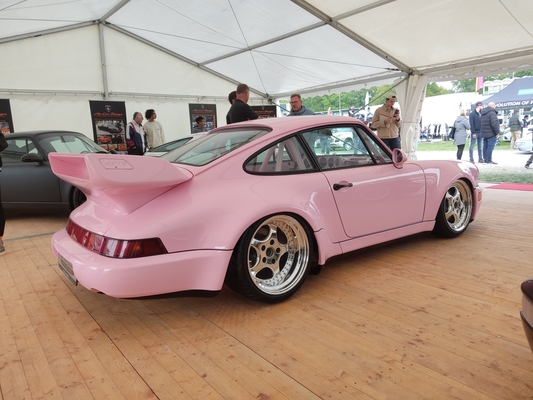 Porsche 911 Carrera RS 3.8 (1993) in einer eher ungewöhnlichen Farbe – Porsche-Treffen Dinslaken 2022