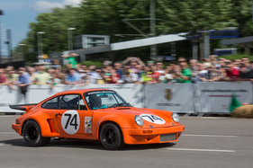 Porsche 911 Carrera RSR 3.0 (1973) mit Manfred Schurti am Steuer - anlässlich der Sonderveranstaltung "Le Mans @ Zuffenhausen" im Porsche-Museum am 13./14. Juni 2015