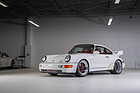 Bild: Porsche 911 Carrera RSR 3.8 (1993) - Lot 2146 an der RM/Sotheby's "The White Collection" Versteigerung in Houston am 1./2. Dezember 2023