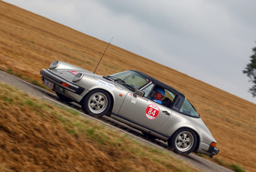 Porsche 911 Carrera Targa (1984) an der RAID Suisse-Paris 2016