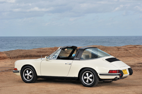 Porsche 911 E Targa (1971) - angeboten als Lot 05 an der RM Auction Paris am 5. Februar 2014 Porsche 911 E Targa (1971) - angeboten als Lot 05 an der RM Auction Paris am 5. Februar 2014
