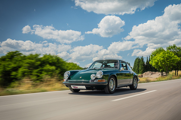 Image: Porsche 911 F-model with KW classic suspension