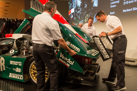 Porsche 911 GT1 (1998) - Zusammenbau - an der Porsche Soundnacht