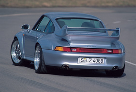 Porsche 911 GT2 (1995) - dem Rennsport entliehen scheint der grosse Heckspoiler zu sein