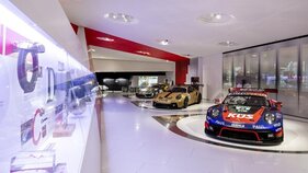 Porsche 911 GT3 R – Sonderausstellung "Raceborn – 75 Jahre Porsche Motorsport" Porsche 911 GT3 R – Sonderausstellung "Raceborn – 75 Jahre Porsche Motorsport"