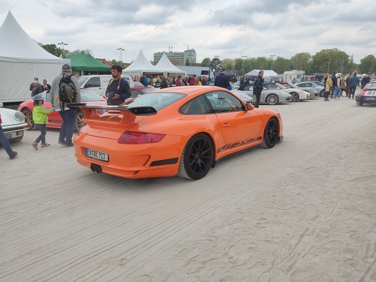 Porsche 911 GT3 RS (2006) – Mit mittigem Doppelauspuff und hohem Flügel – Porsche-Treffen Dinslaken 2022