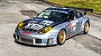 Porsche 911 GT3 RS Yankees-Orbit Racing (2003) – angeboten als Lot Nr. 217 bei der BAA-Versteigerung "The Porsche Air/Water Auction" am 26. April 2025 (© Broad Arrow Auctions, 2025) Porsche 911 GT3 RS Yankees-Orbit Racing (2003) – angeboten als Lot Nr. 217 bei der BAA-Versteigerung "The Porsche Air/Water Auction" am 26. April 2025 (© Broad Arrow Auctions, 2025)