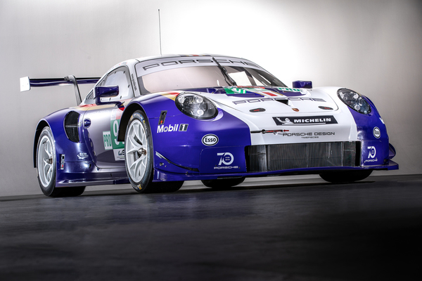 Image: Porsche 911 RSR (2018) - Le Mans 2018 - The number #91 is reminiscent of the historic livery of the Rothmans Porsche, the car is driven by Richard Lietz, Gianmaria Bruni and Frédéric Makowiecki