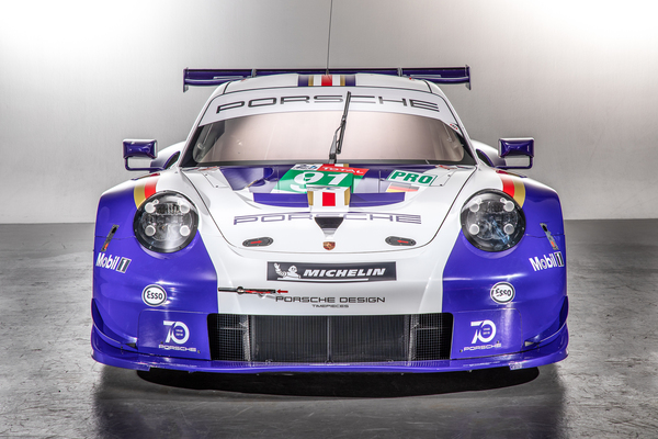 Image: Porsche 911 RSR (2018) - Le Mans 2018 - The number #91 is reminiscent of the historic livery of the Rothmans Porsche, the car is driven by Richard Lietz, Gianmaria Bruni and Frédéric Makowiecki