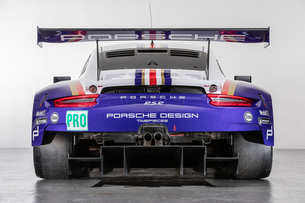 Image: Porsche 911 RSR (2018) - Le Mans 2018 - The number #91 is reminiscent of the historic livery of the Rothmans Porsche, the car is driven by Richard Lietz, Gianmaria Bruni and Frédéric Makowiecki