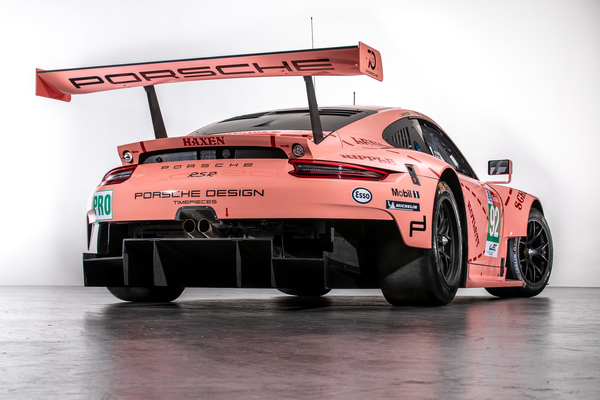 Image: Porsche 911 RSR (2018) - Le Mans 2018 - The number #92 with drivers Michael Christensen, Kevin Estre and Laurens Vanthoor wears the historic livery of the "Sau", the Porsche 917/20 from 1971