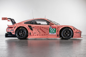Porsche 911 RSR (2018) - Le Mans 2018 - Die Nummer #92 mit den Fahrern Michael Christensen, Kevin Estre und Laurens Vanthoor trägt die historische Lackierung von der «Sau», dem Porsche 917/20 aus dem Jahre 1971 Porsche 911 RSR (2018) - Le Mans 2018 - Die Nummer #92 mit den Fahrern Michael Christensen, Kevin Estre und Laurens Vanthoor trägt die historische Lackierung von der «Sau», dem Porsche 917/20 aus dem Jahre 1971