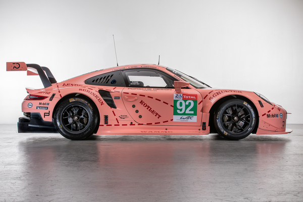 Image: Porsche 911 RSR (2018) - Le Mans 2018 - The number #92 with drivers Michael Christensen, Kevin Estre and Laurens Vanthoor wears the historic livery of the "Sau", the Porsche 917/20 from 1971