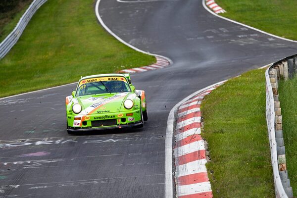 Bild: Porsche 911 RSR – ADAC 1000km Rennen Nürburgring – Fahrer Björn & Georg Griesemann, fuhr auf den 1. Rang