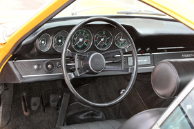 Porsche 911 S (1967) - klassisches Porsche-Cockpit, Armaturenbrett teilweise mit Kunstleder überzogen (1967)