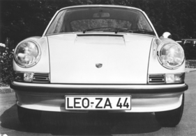 Porsche 911 S (1972) - mit dem 2,4-Liter-Modell kam auch Frontspoiler :Windabweiser)