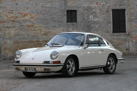 Porsche 911 S 2.0 Litres SWB Coupé (1966) - angeboten als Lot 324 an der Bonhams-Versteigerung im Grand Palais Paris am 4. Februar 2016